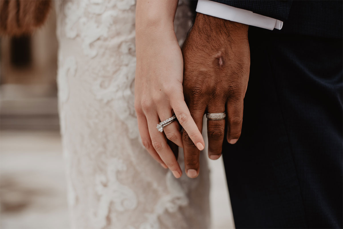 Bodas de lino: aniversario de bodas - cuatro años de casados